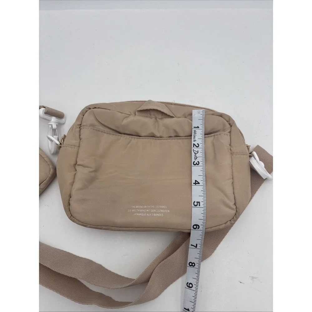 Adidas Crossbody Pouch Puffer Bag Beige Fanny Pack Essentials Travel Zip Up